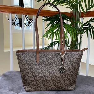 DKNY ~ Bryant Large Tote ~ Mocha Logo Vicuña Gold ~ NWT!